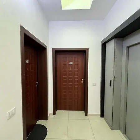 Thyamis Apartment *