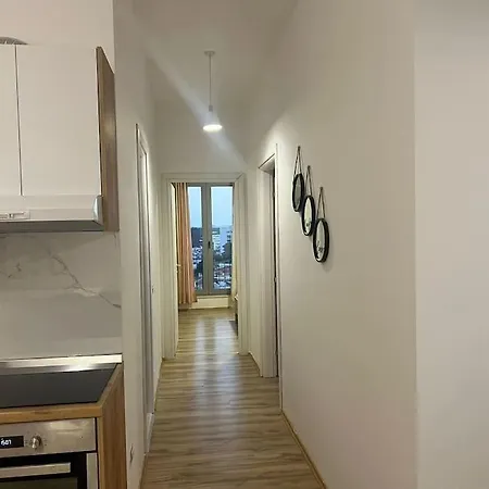 Thyamis * تيرانا